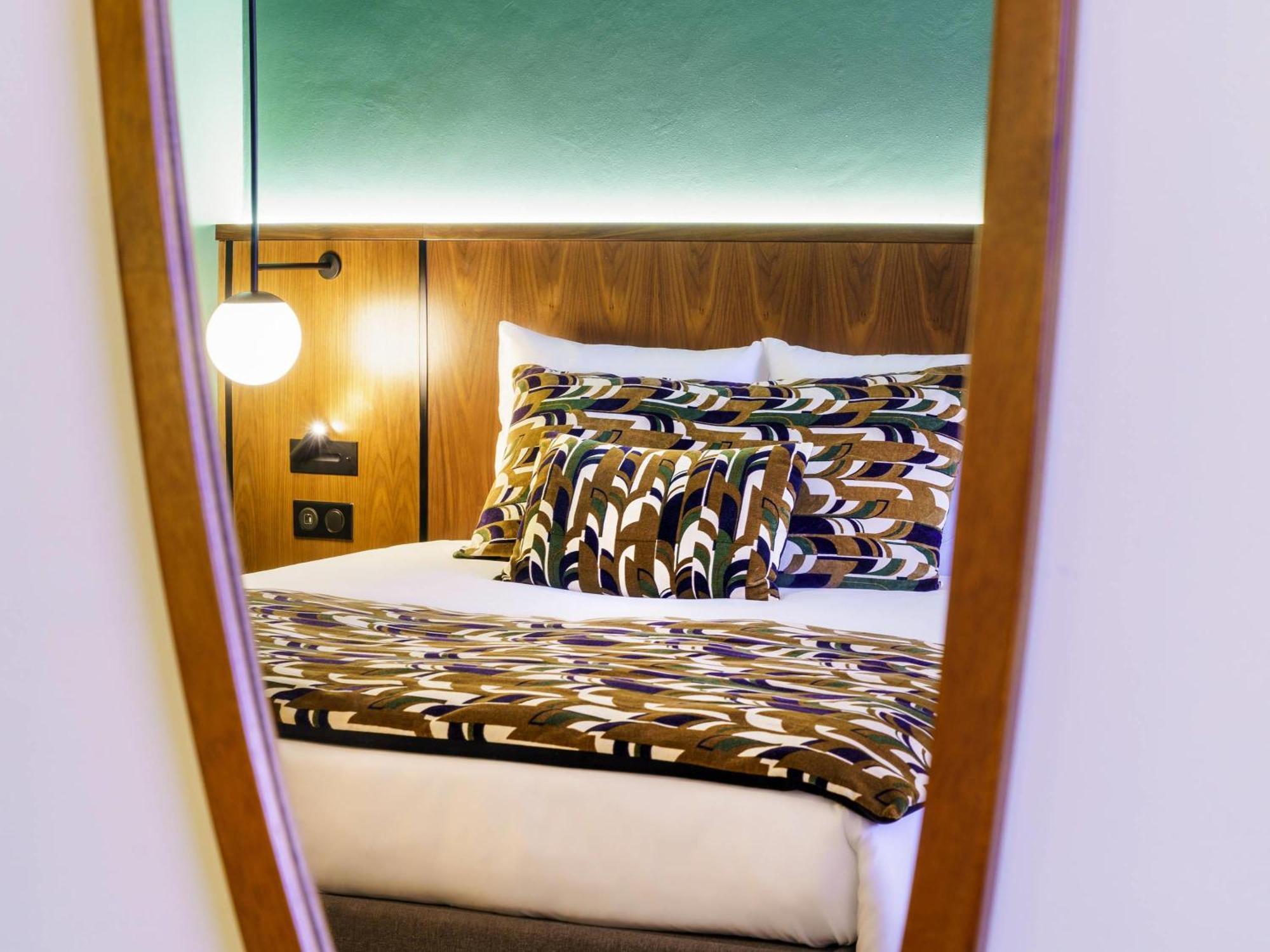 Superior King Room with Bathtub